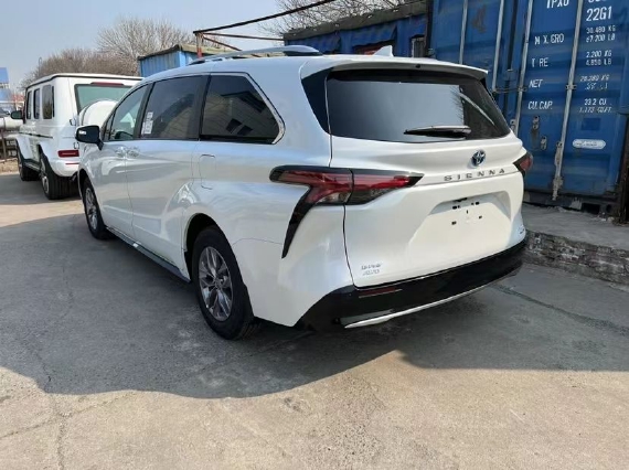 23款丰田塞纳四驱白米60万起步价格合适