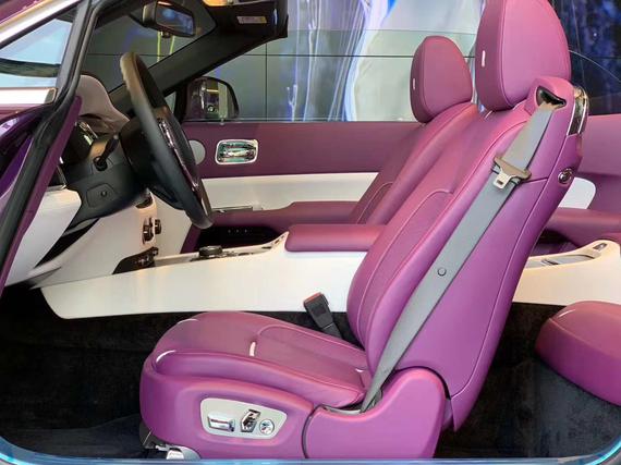 劳斯莱斯曜影最强敞篷金秋掀起优惠浪潮