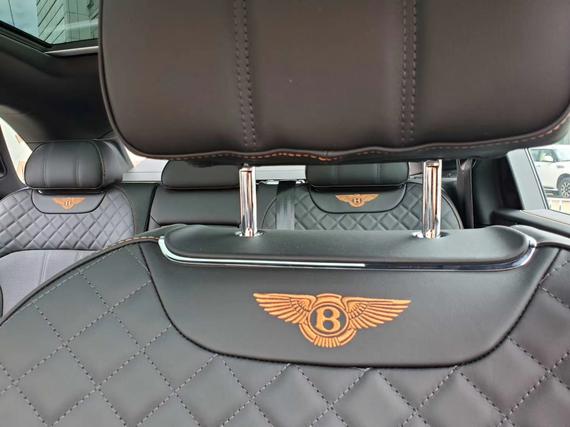 进口宾利添越4.0T橙色限量现车285万起