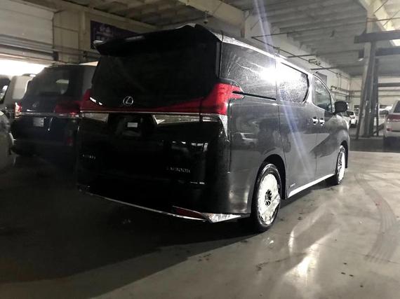 20款进口商务MPV雷克萨斯LM300h优惠大