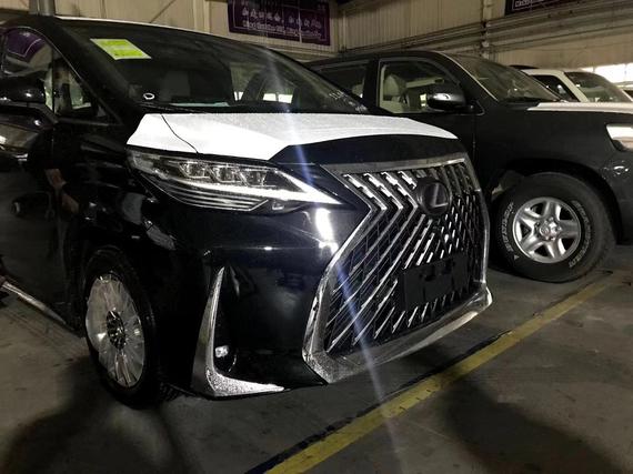 20款进口商务MPV雷克萨斯LM300h优惠大