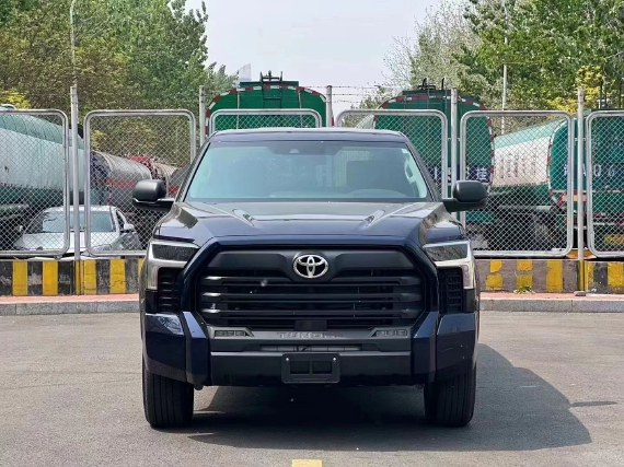 2022款丰田坦途SR5现车感恩酬宾50多万