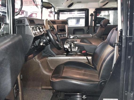 悍马h1美规版展位现车霸气十足精彩绝伦