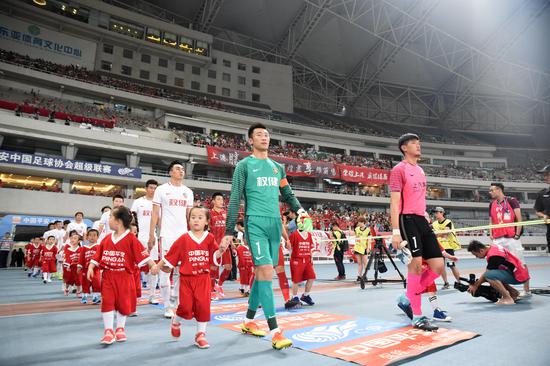 平上港 张鹭赛后再谈毛巾事件