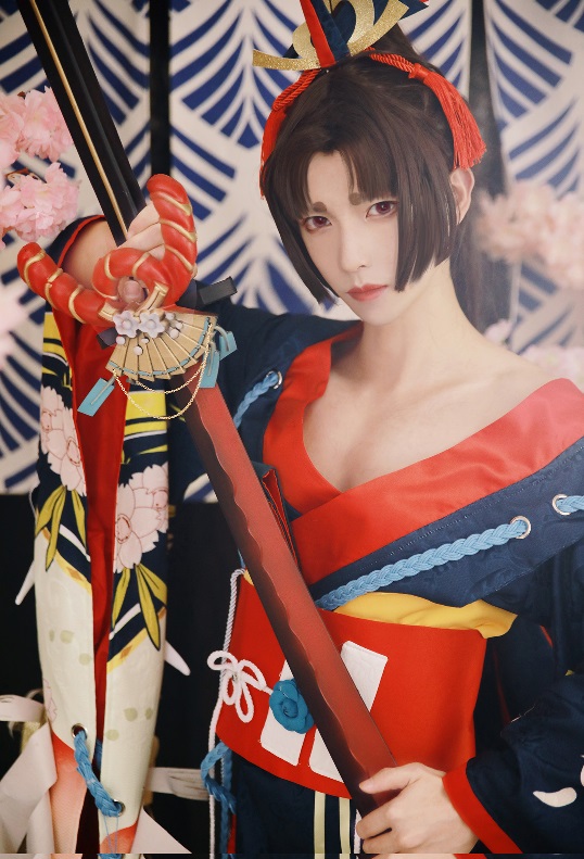 商业资讯 时尚 > 正文  还记得今年清明小长假那集结众多知名coser前