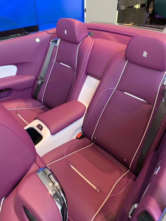 劳斯莱斯曜影最强敞篷金秋掀起优惠浪潮