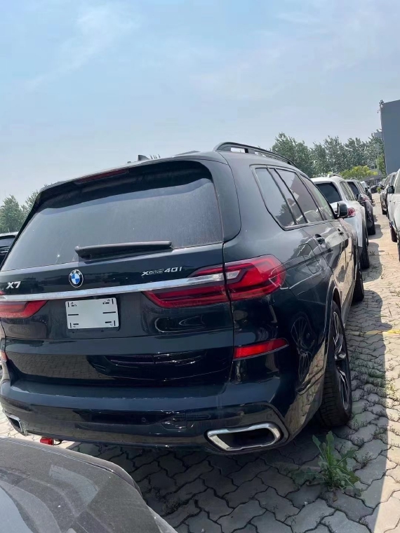 2022款宝马x7全新进口suv价格88万起售