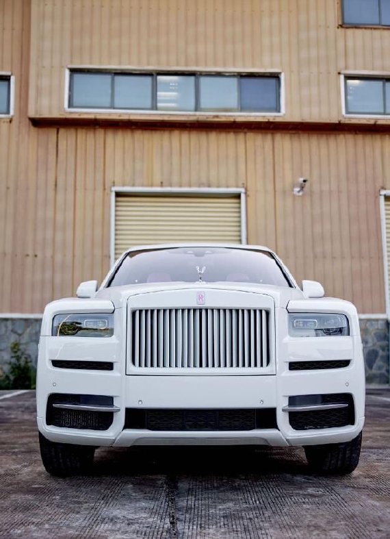 23款劳斯莱斯库里南最低报价 现车出售