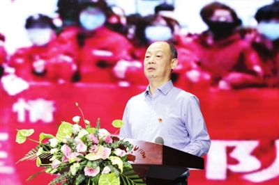 邓为民讲述支援湖北一线的故事