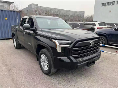 2022款加版丰田坦途sr5皮卡第一批交车