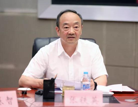 天津要闻 > 正文  市委政法委专职副书记张亮,市司法局局长张铁英参加