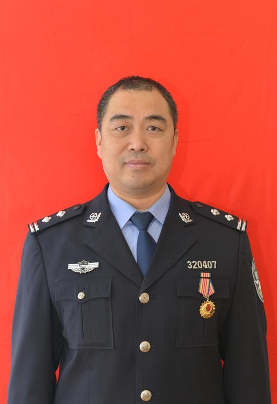 吕军:少说多做忠诚履职的派出所长