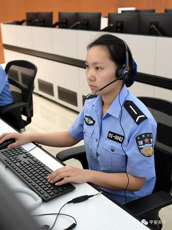 报警人我要撞死他天津110接警员71分钟暖心对话化解