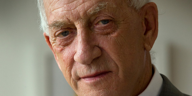 新西兰亿万富翁被赶下飞机