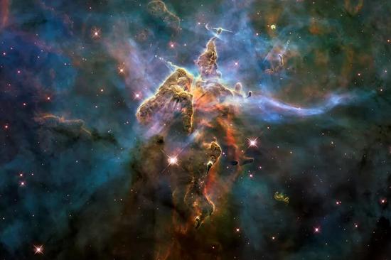 图6 哈伯望远镜拍摄的宇宙照片