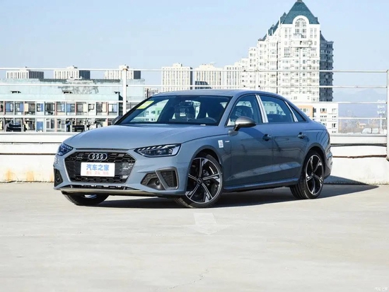  奥迪A4L2022款 40 TFSI quattro RS套件燃速型