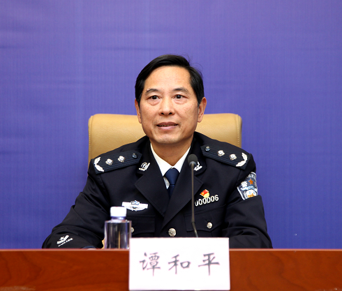 省公安厅党委委员,副厅长,"百日会战"办公室主任谭和平发布新闻