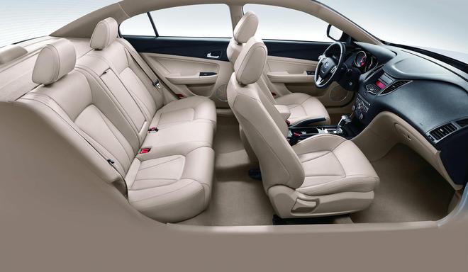 驾控优配置高 奔腾B50打造越级高品质