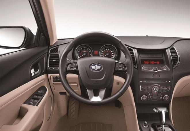 驾控优配置高 奔腾B50打造越级高品质