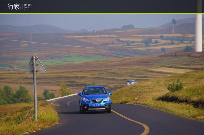 自驾草原天路 见证最后的秋天童话