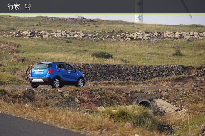 自驾草原天路 见证最后的秋天童话