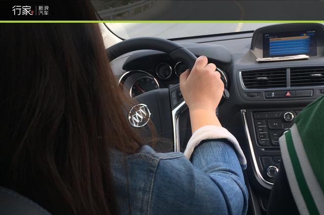 自驾草原天路 见证最后的秋天童话