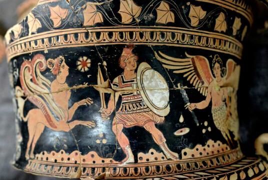 图为此次归还给意大利的精美花瓶。图片来源：法新社。