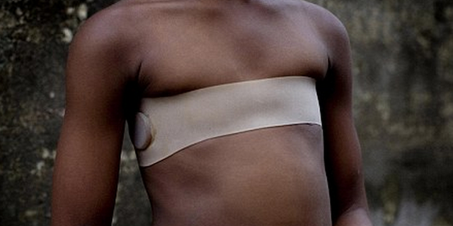 图揭残忍烫乳礼,防性侵正确姿势