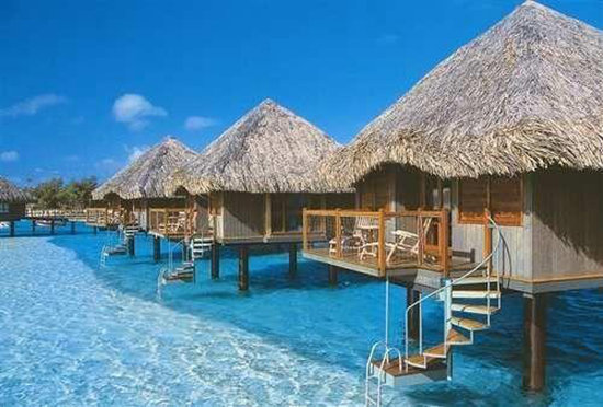 法国画家高更在那里不仅赢得了美人心，还得到了名和利。