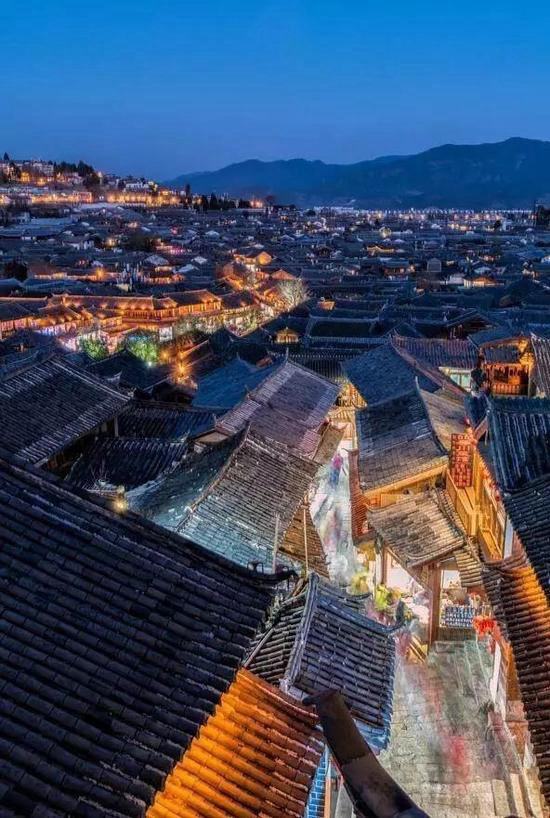 陪着爱人，自驾完这几座古镇，此生完美！