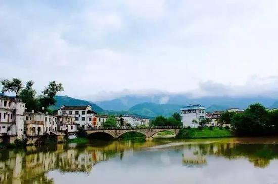 陪着爱人，自驾完这几座古镇，此生完美！