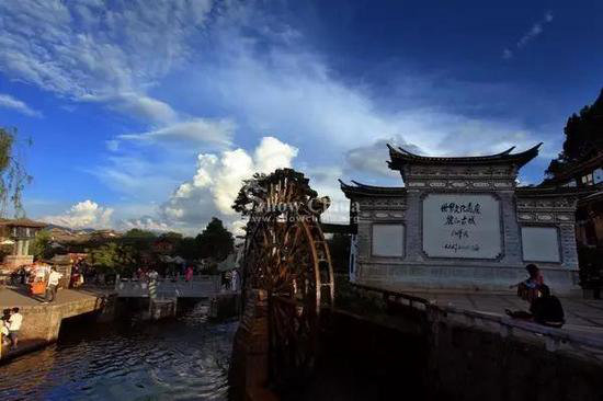 陪着爱人，自驾完这几座古镇，此生完美！