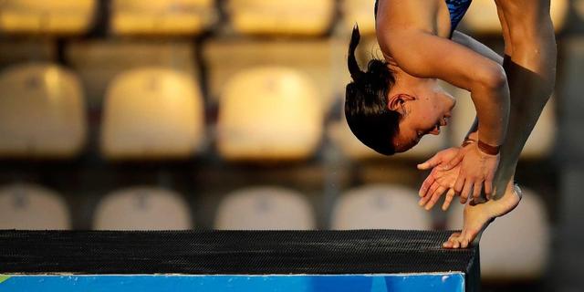 旋转跳跃我闭着眼 论跳水网友只服菲律宾.视频