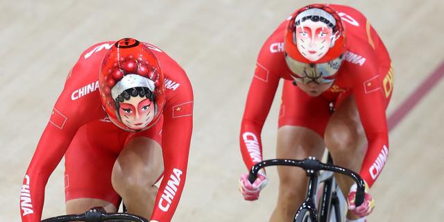中国自行车队头盔火了 似穆桂英花木兰跨千年联手