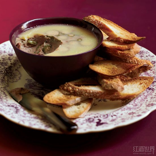 仙粉黛(Zinfandel)葡萄酒搭配慕斯和砂锅菜