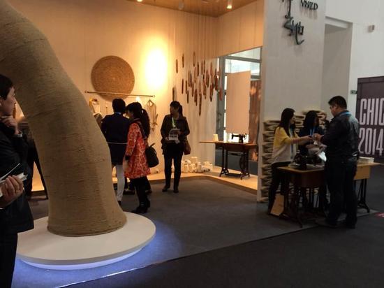 “YXZD一席之地”女装品牌展位获得众多参展群众关注