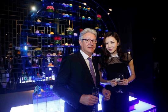 Hakkasan集团执行副总裁Didier Souillat先生与著名影星熊黛林小姐