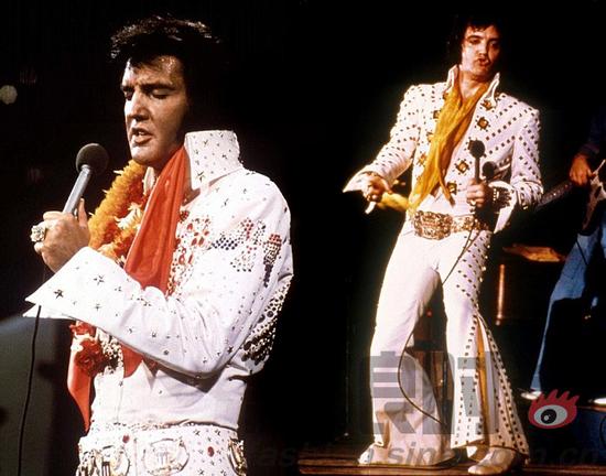elvis presley猫王elvis presley的飞机头,喇叭裤在当时引起轰动,今天