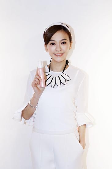 露得清全新代言人陈意涵分享健康美肤心得