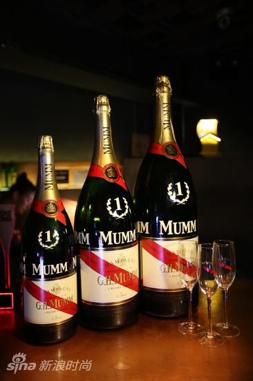 玛姆香槟推出f1新装