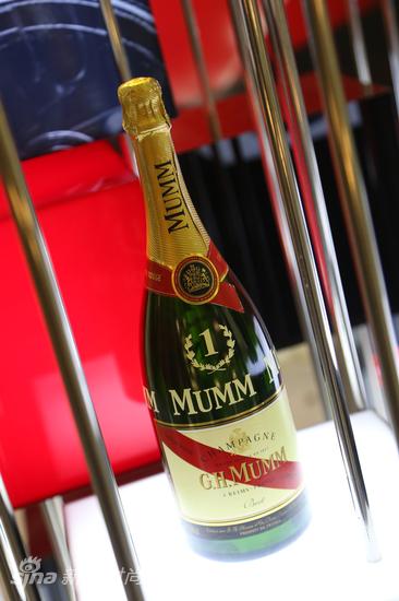 玛姆香槟推出f1新装