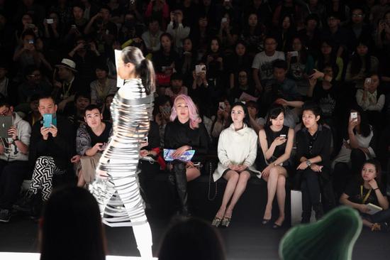 湖北美院服装艺术设计展示现场