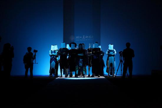 湖北美院服装艺术设计作品展示现场