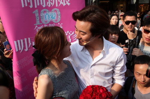 高梓淇求婚蔡琳晒幸福合影 会好好爱你