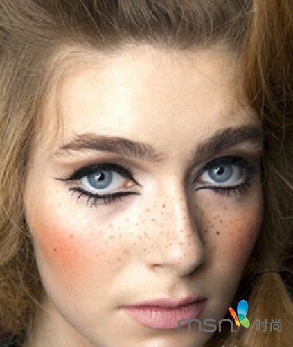 雀斑妆蹿红满脸麻子才够萌