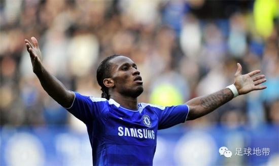 足球地带:前锋在防守中的作用