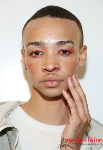 hood by air秀场的逗比妆容