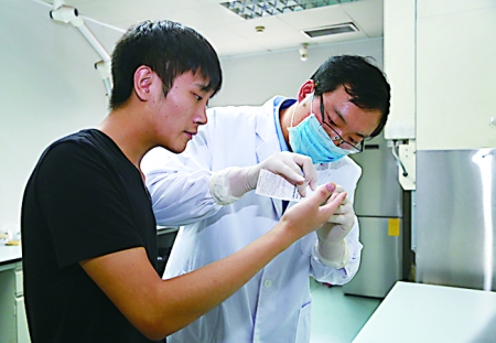 男子16年前走失到江津靠dna找到亲生父母