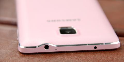 三星Note4陷“缝隙门” 边缘缝隙可插入名片