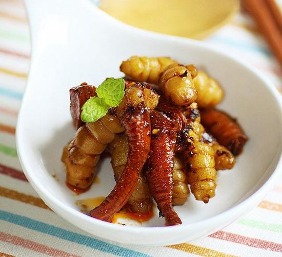 酸甜渍甘露学名甘露子,亦称草石蚕,地溜子,螺旋菜,宝塔菜,螺丝菜等.